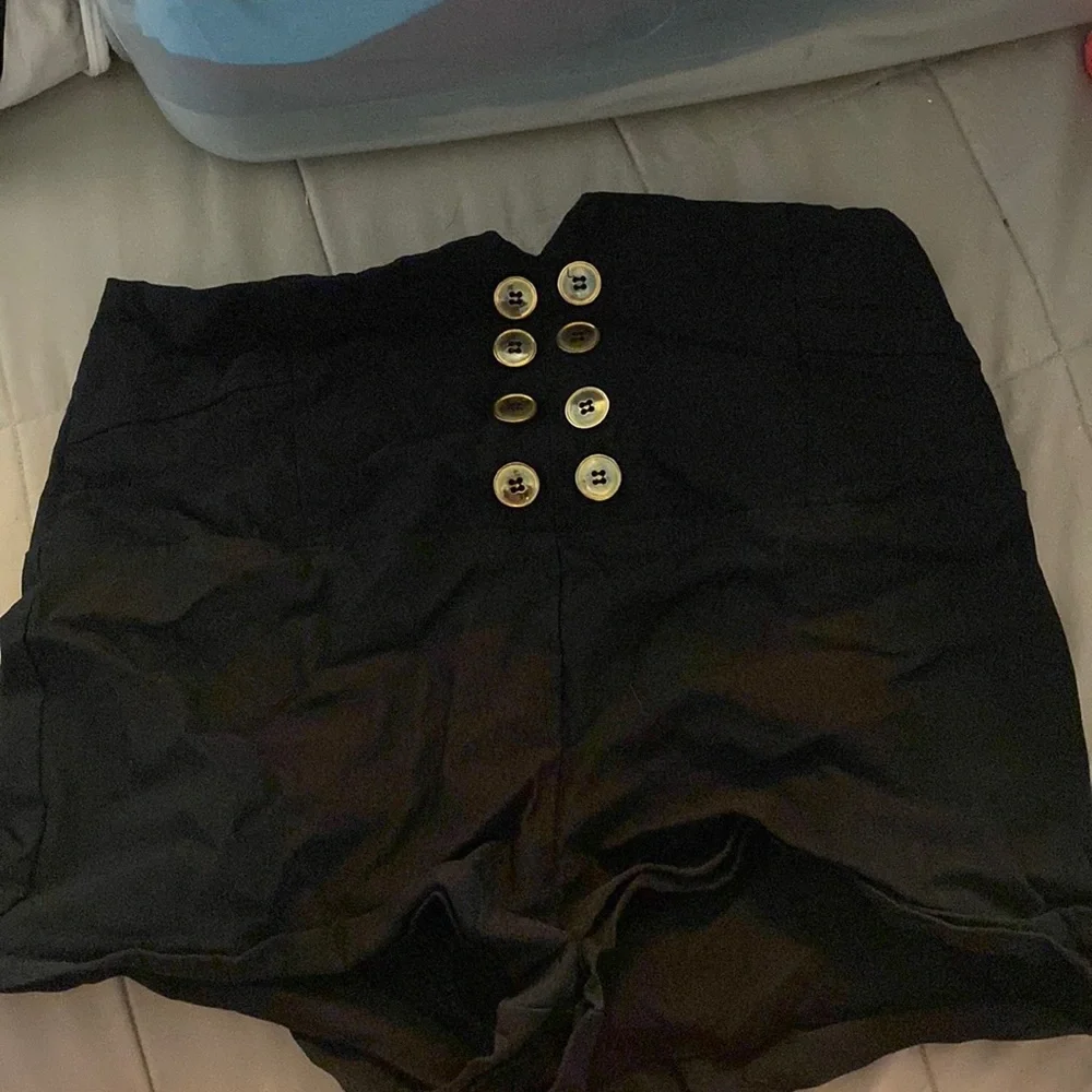 High waisted shorts - Picture 1 of 2